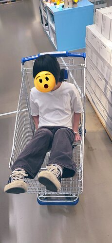 1668178111857573888-FyaPHfxacAAru9D